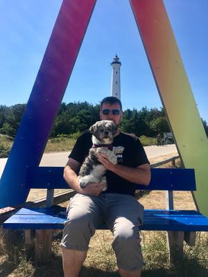 inge_og_freyja_ved_fyr